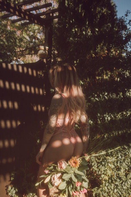 blonde petite onlyfans xxx haut image