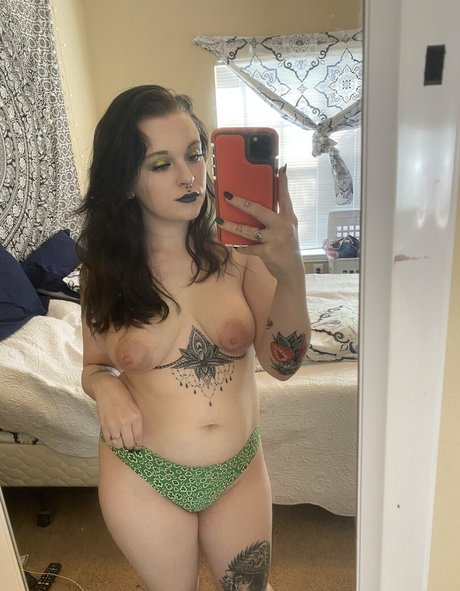 Check DMs actrice de grande qualité des photos