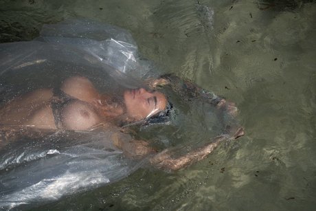 mariée onlyfans nu en haute qualité img