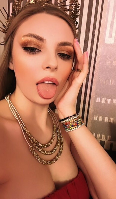 busya18plus star du porno érotique images