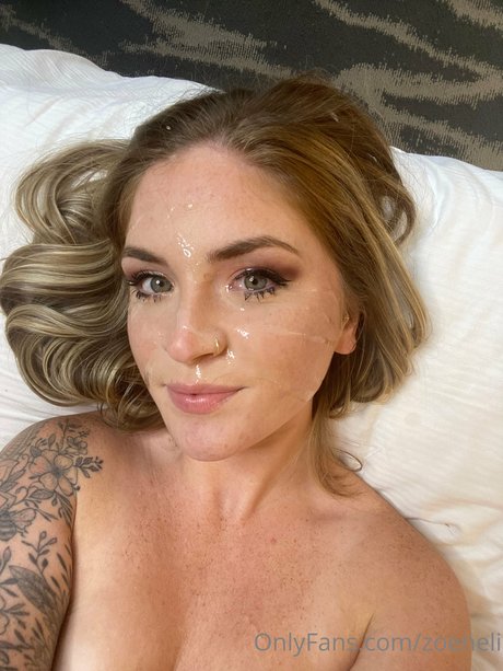 zoeneli sexe star galeries