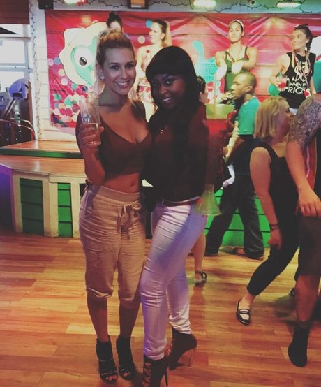 vrais jumeaux onlyfans jolie adulte des photos