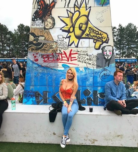 gode ceinture anal lesbien onlyfans érotique de haute qualité galerie