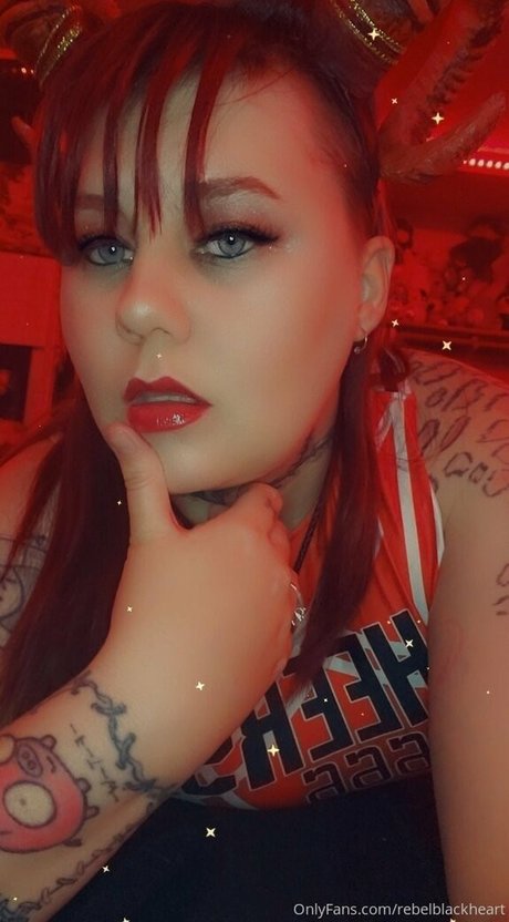 rebelblackheart modèle nu img