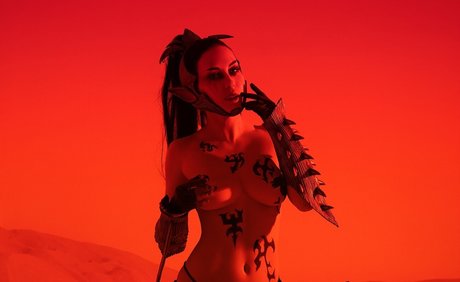 rousse aux gros seins onlyfans haut de gamme images