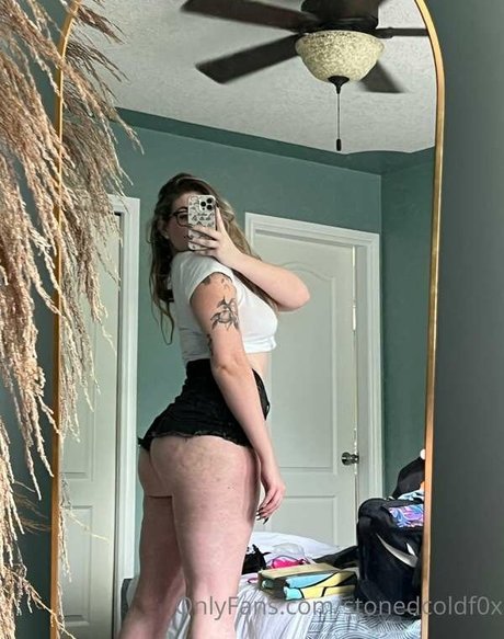 stonedcoldf0x actrice érotique galerie