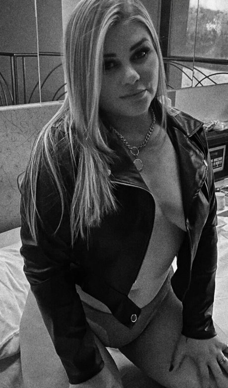 Karine Borges haut de star du porno photo