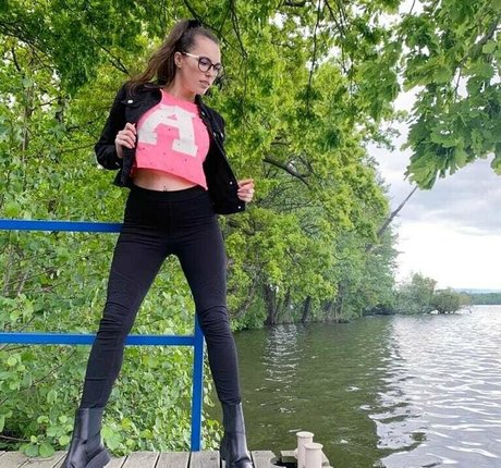 domiisfree actrice adulte image