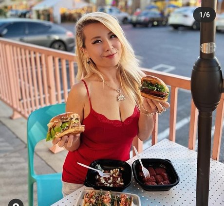 Raina Huang joli modèle image