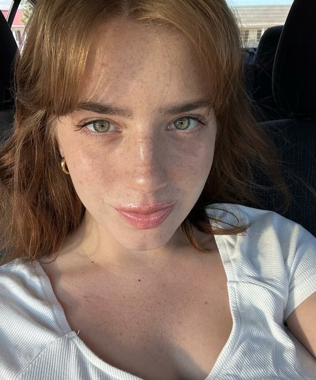 Haley Z modèle de sexe des photos