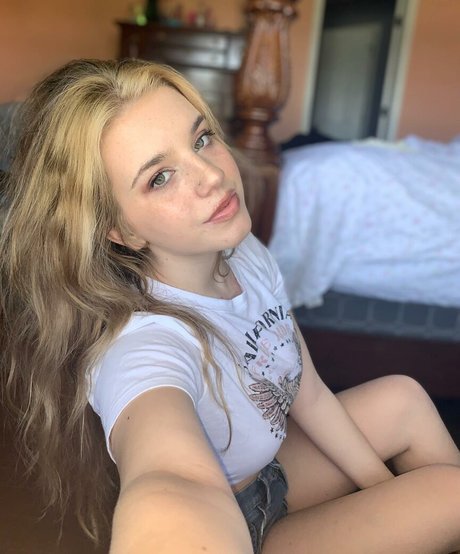 Haley Z modèles nus photo