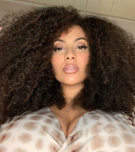 Ines Curly meilleur modèle collection