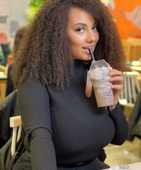 fellation mature uniquementfans haut hd archive