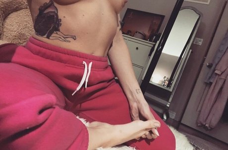 teddygirlasmr modèle érotique img