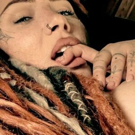 Zahja étoile nue galeries