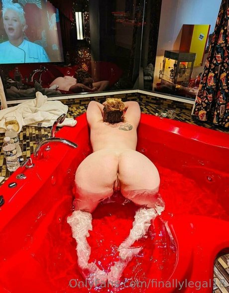 vieille dame seulementfans assez gratuit des photos