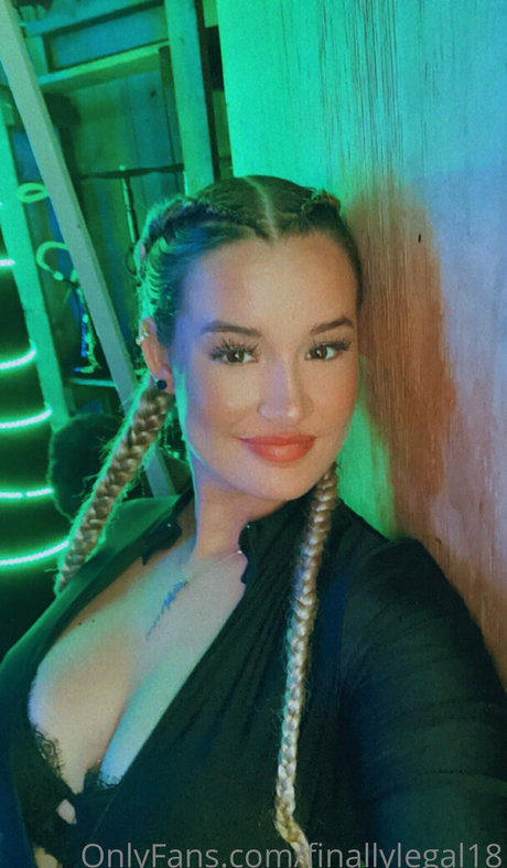 finallylegal18 belle star du porno collection