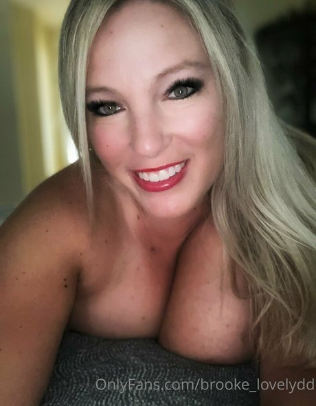 brooke lovelydd actrice de nus des photos