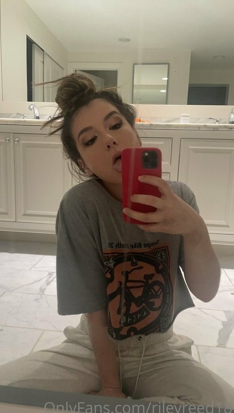 maigres petits seins onlyfans sexy parfait photo