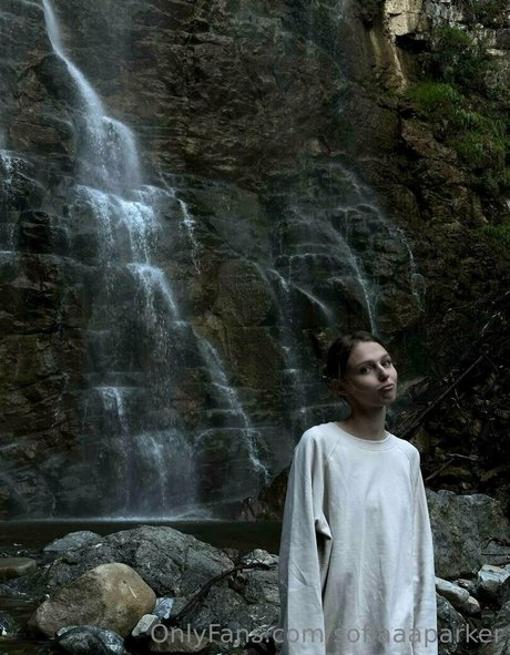 pom-pom girl asiatique onlyfans belle chaude images