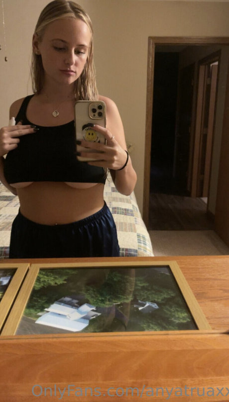 Anya Truaxx modèle de sexe photo