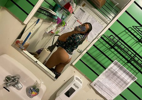 geekie boos haut de star du porno archive