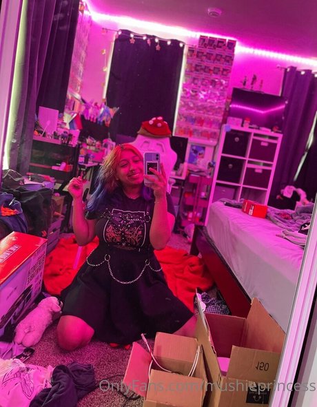 geekie boos actrice exclusive photo