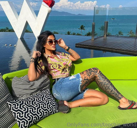 toochis world actrice libre img