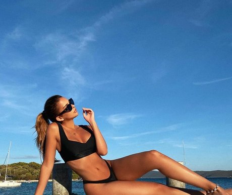 Sara Chafak modèle joli des photos