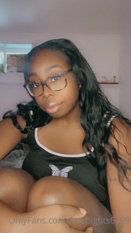 gros seins branlette espagnole onlyfans belle érotique galeries