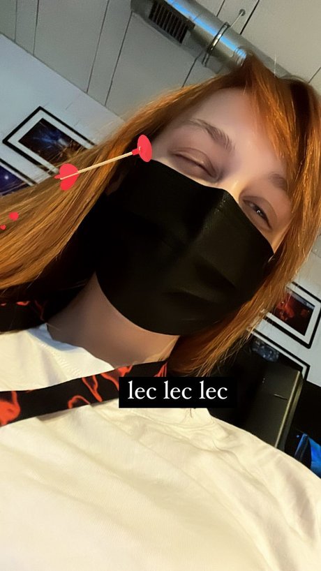 rousse au gros cul onlyfans art sympa photo