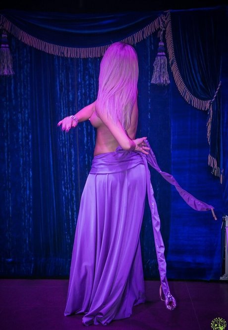 Gogo Stripper modèle hd galerie