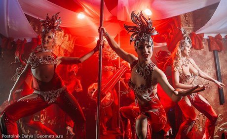 Gogo Stripper nus de stars du porno galeries