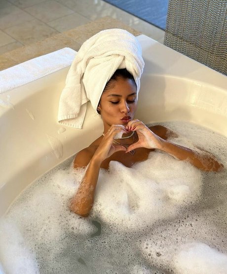 chatte arabe onlyfans nu érotique collection