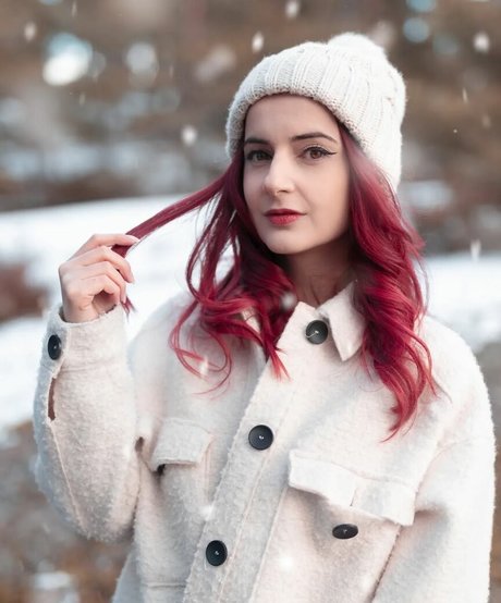 AnnieFuchsia star du porno de haute qualité archive