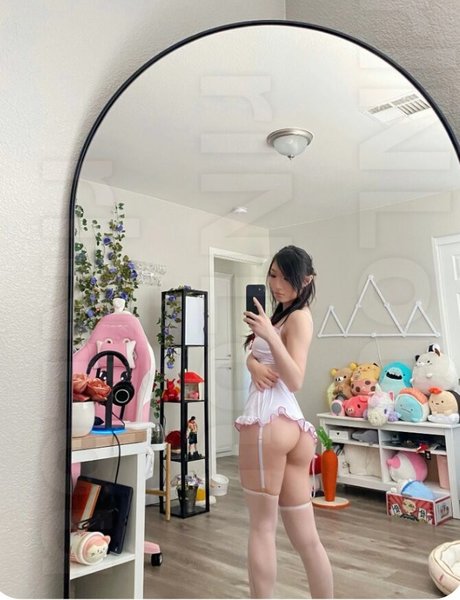 éjacule sur la langue onlyfans haute qualité img