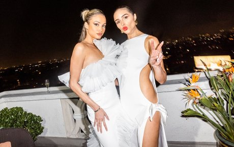 chaton courbé onlyfans exclusivité érotique photo