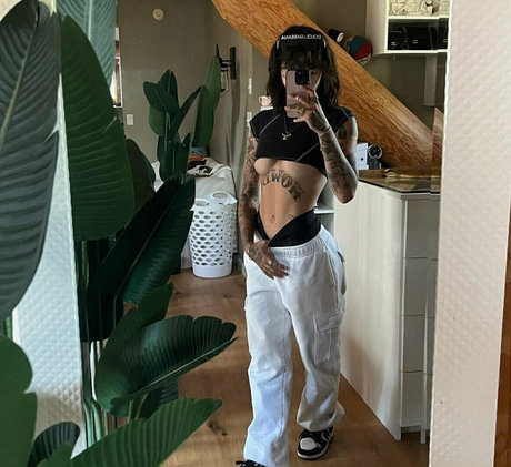 Notsick3 art star du porno galeries