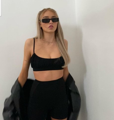 HoneyPuu modèle de sexe galerie