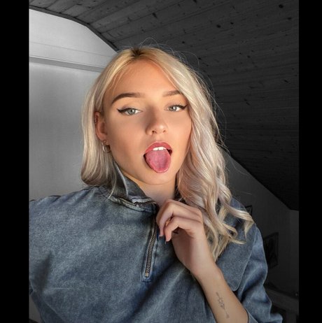 HoneyPuu actrice images