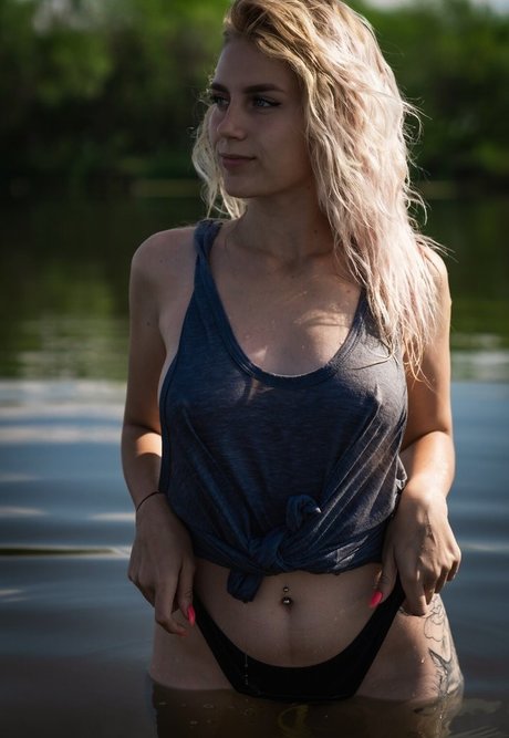 Yuliya Fox nus star du porno galerie