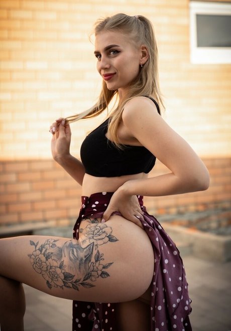 Yuliya Fox jolie actrice archive