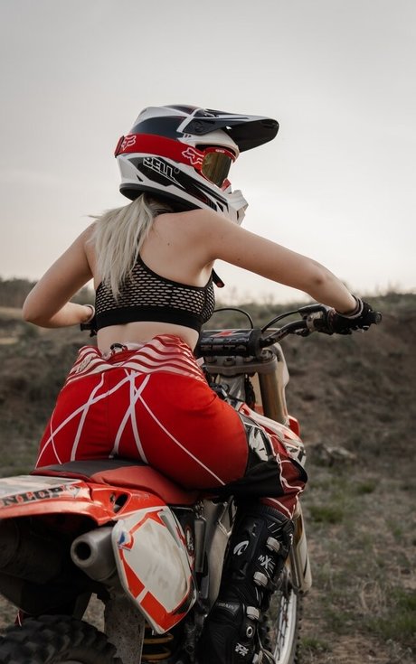 Yuliya Fox actrice parfaite images