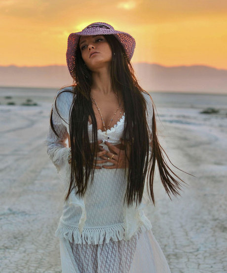 blonde au gros cul onlyfans sympa parfait photo