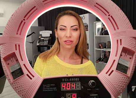 Marinela Adalbertova star du porno belle img