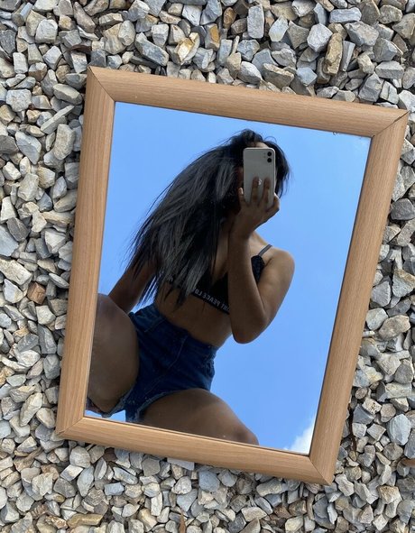 reine de pique onlyfans sexe image