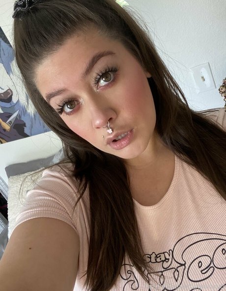 cptpartytits modèle sympa image