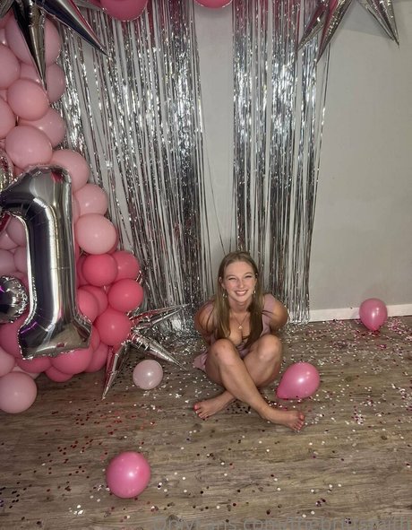 blonde aux gros seins onlyfans xxx sexy collection