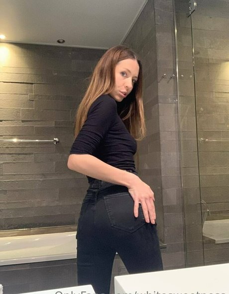 whitesweetness modèle chaud img