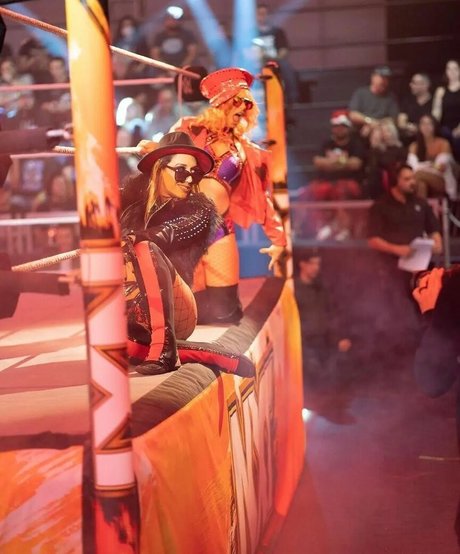 tatouages ​​blonds onlyfans belle qualité img